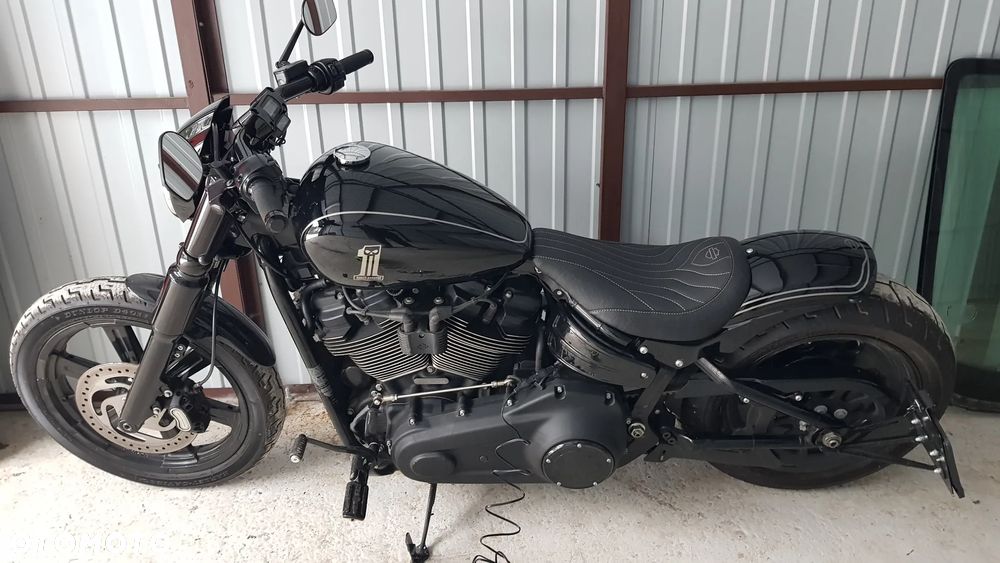 Harley-Davidson Softail Street Bob - 14