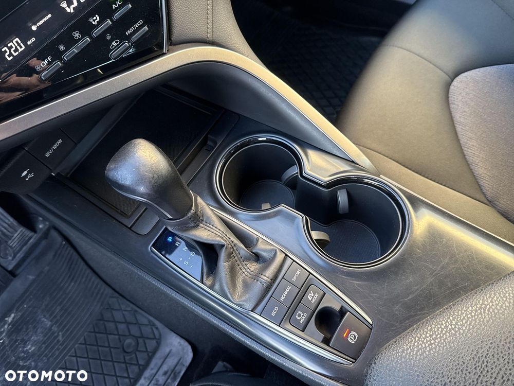 Toyota Camry 2.5 Hybrid Comfort CVT - 19