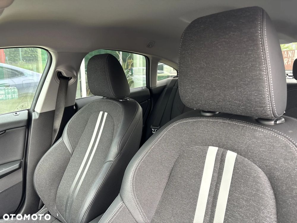 BMW Seria 2 218i sport - 13