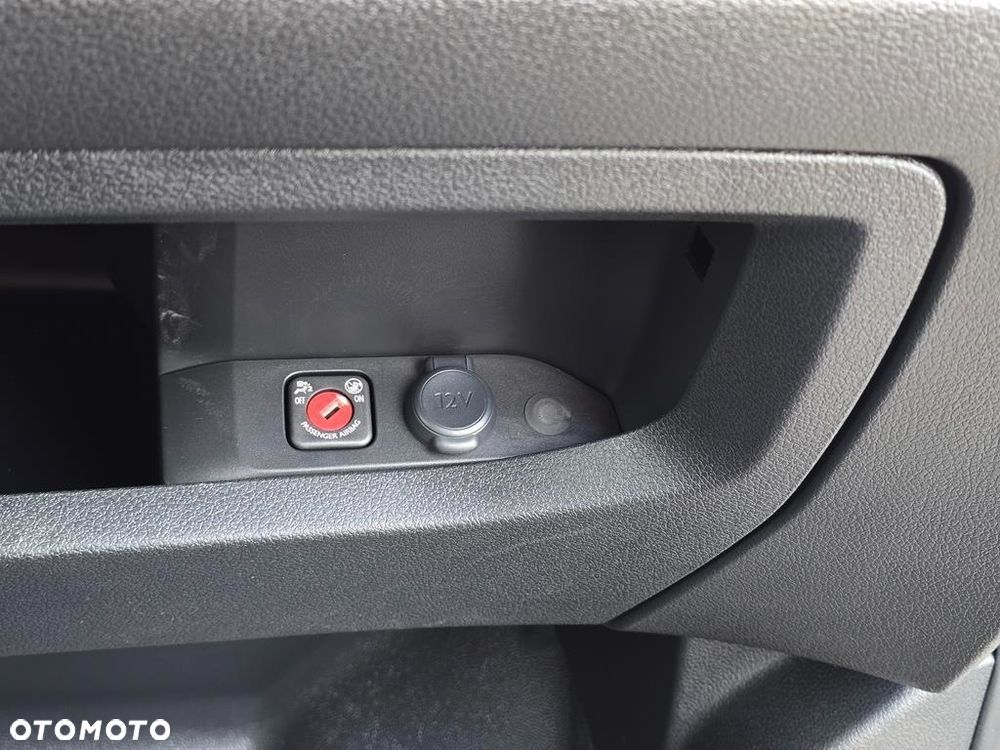Opel Vivaro 2.2 CDTI XL 3,1t (brygadówka) - 21