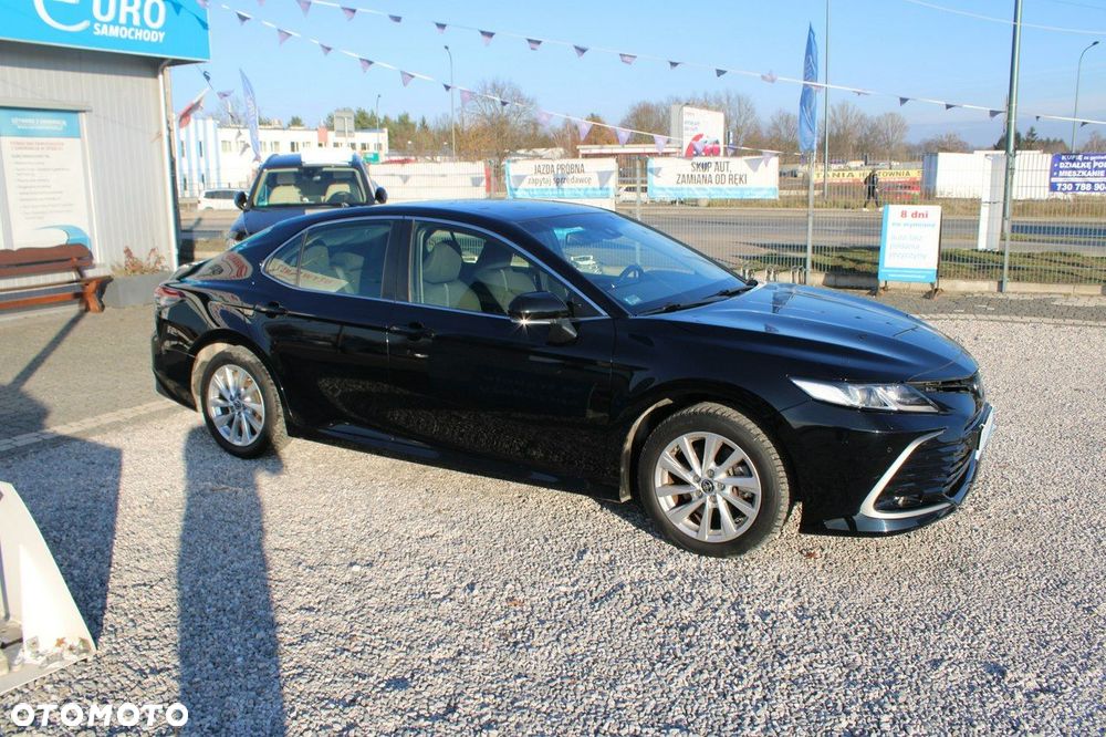 Toyota Camry - 5