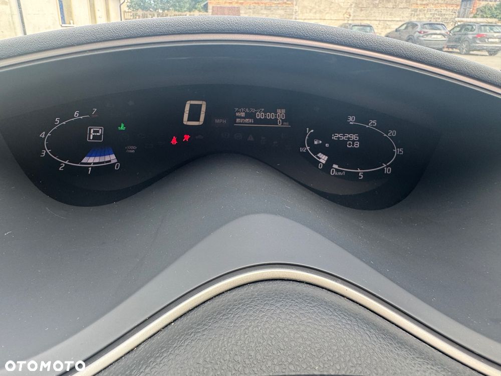 Nissan Serena - 27