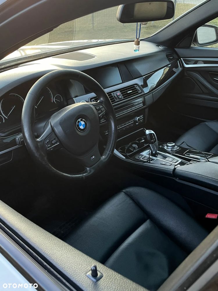 BMW Seria 5 535i xDrive - 11