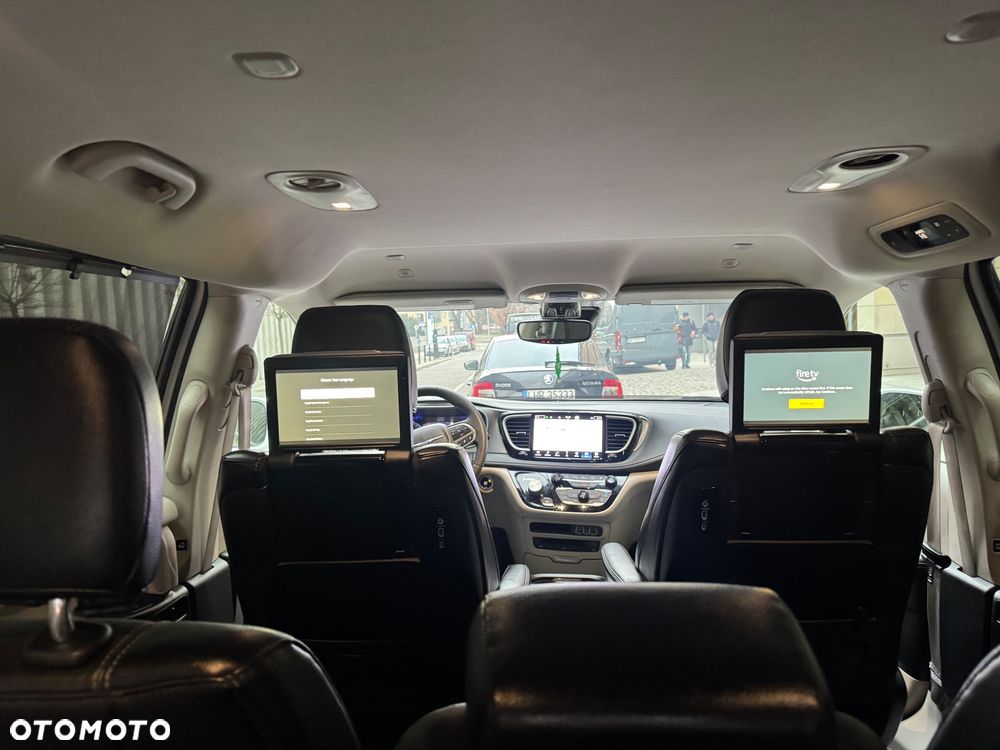 Chrysler Pacifica - 34