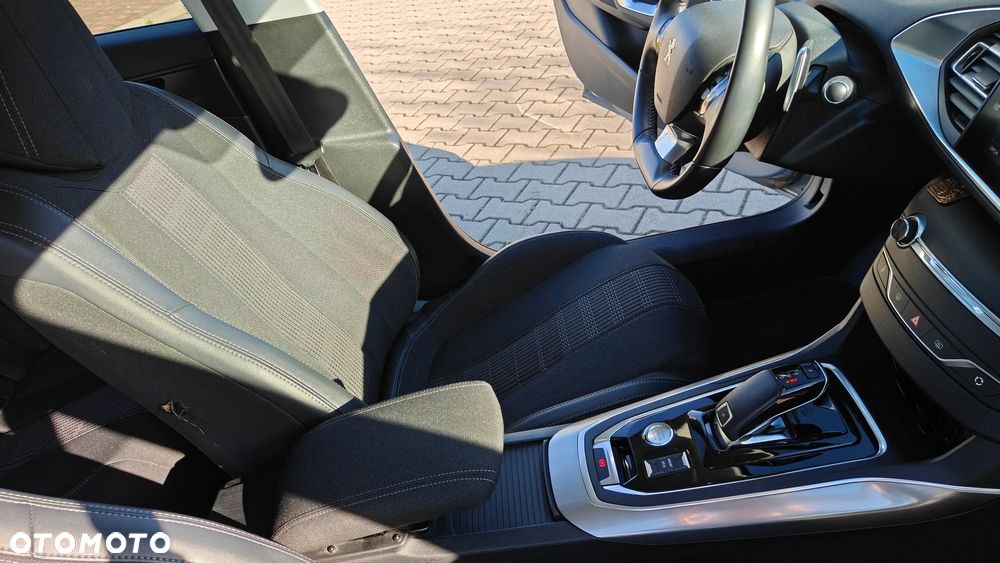 Peugeot 308 PureTech 130 GPF EAT8 Stop & Start Allure - 26