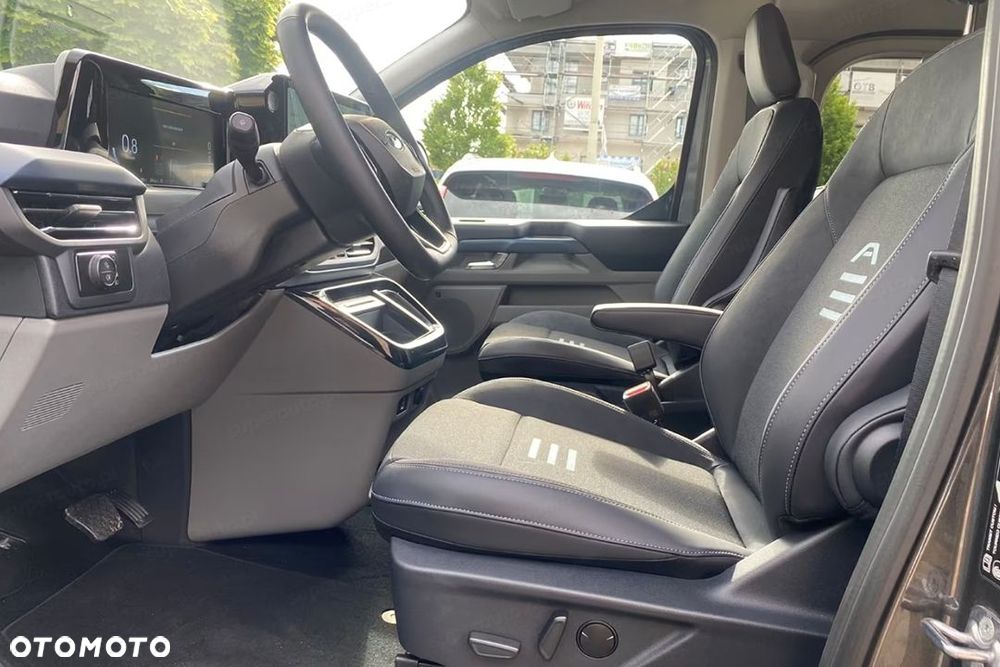 Ford Tourneo Custom - 19