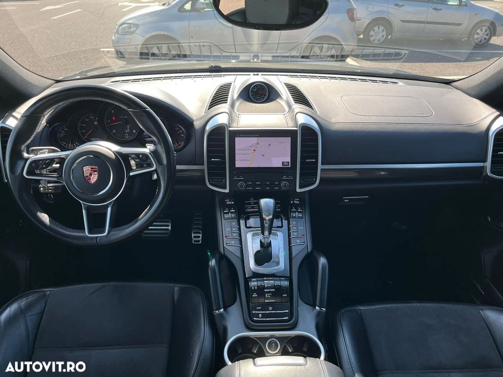 Porsche Cayenne - 10