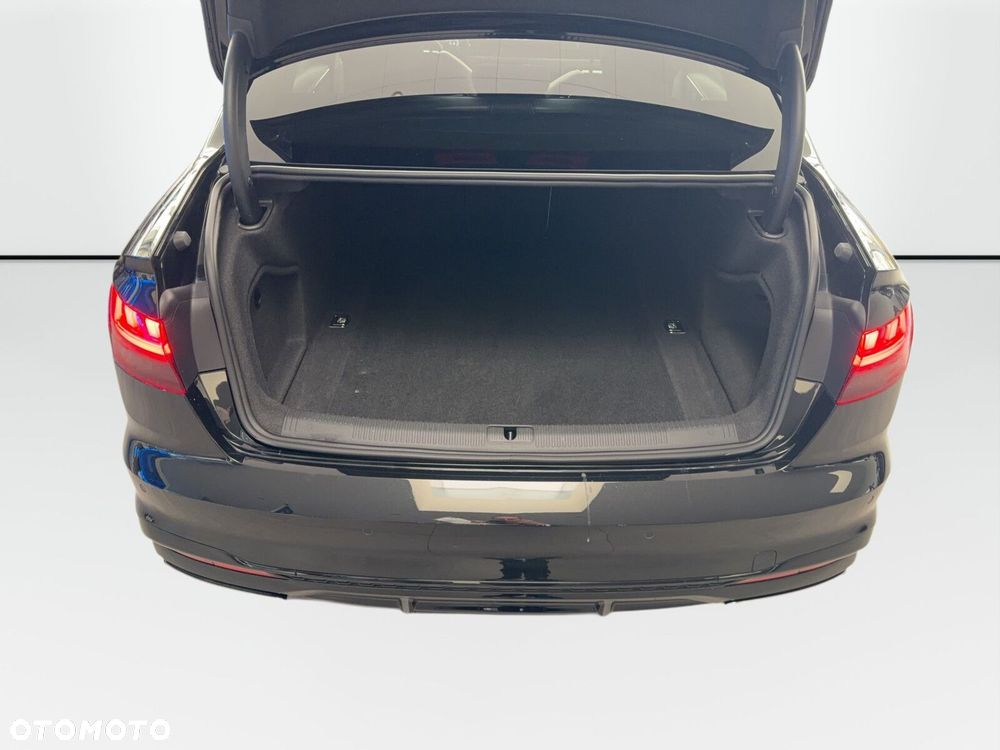 Audi A4 Limousine - 13