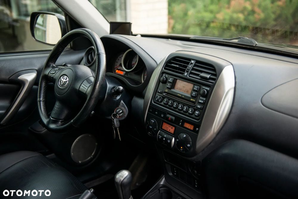 Toyota RAV4 4x4 Sol - 24
