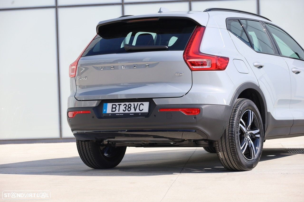 Volvo XC 40 2.0 B3 Plus Dark - 10