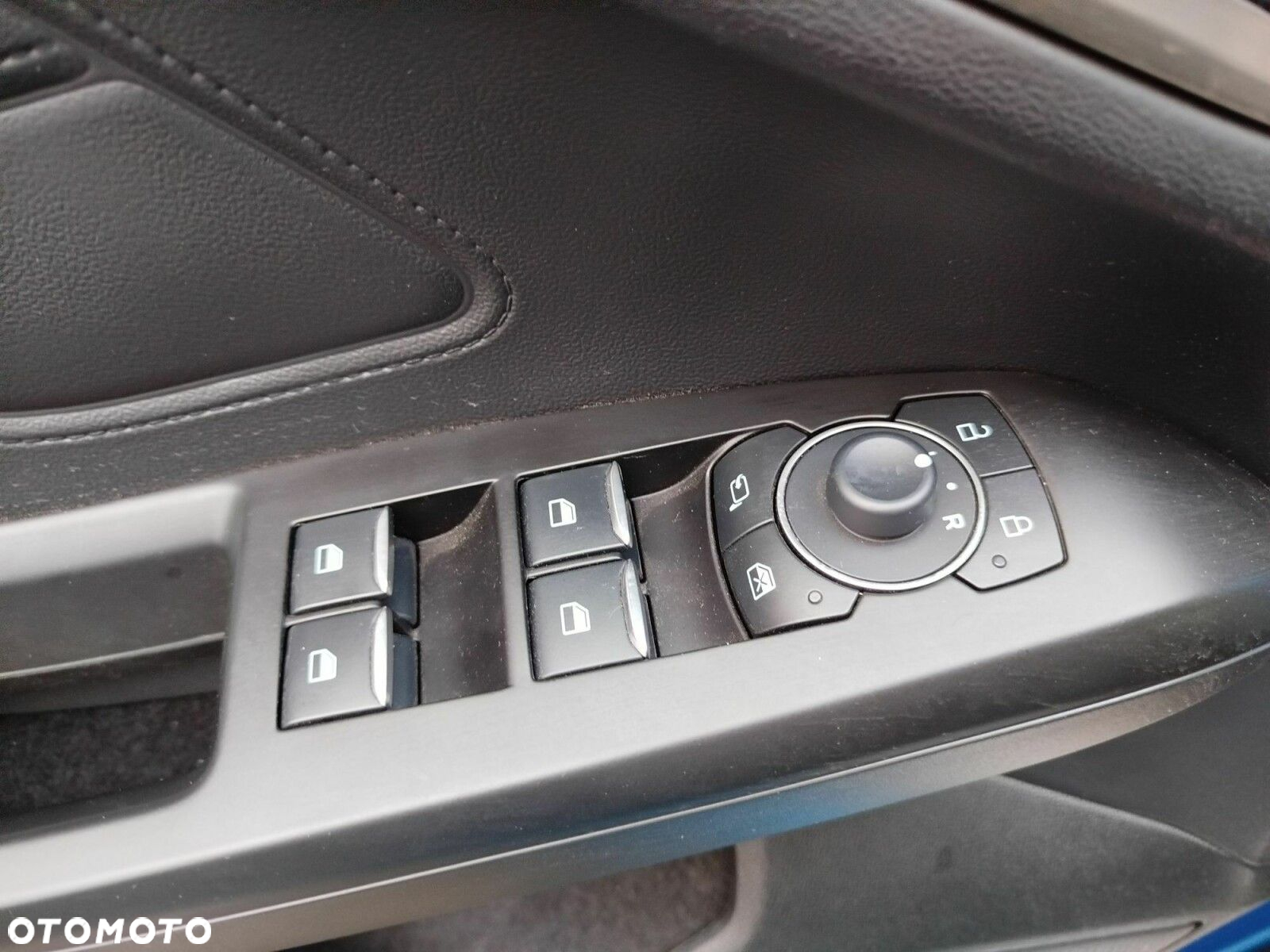 Ford Focus 1.0 EcoBoost mHEV Titanium X - 29
