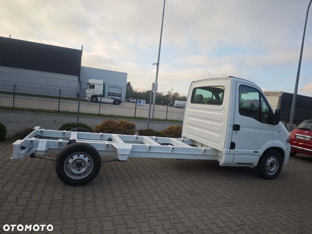 Nissan INTERSTAR - 15