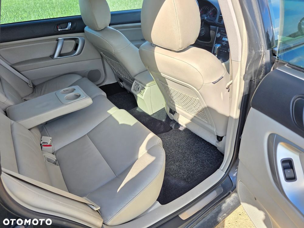 Subaru Outback 3.0RE EXE - 16