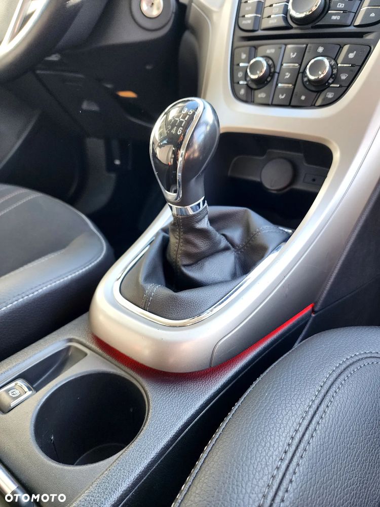 Opel Astra 1.4 Turbo 150 Jahre - 21