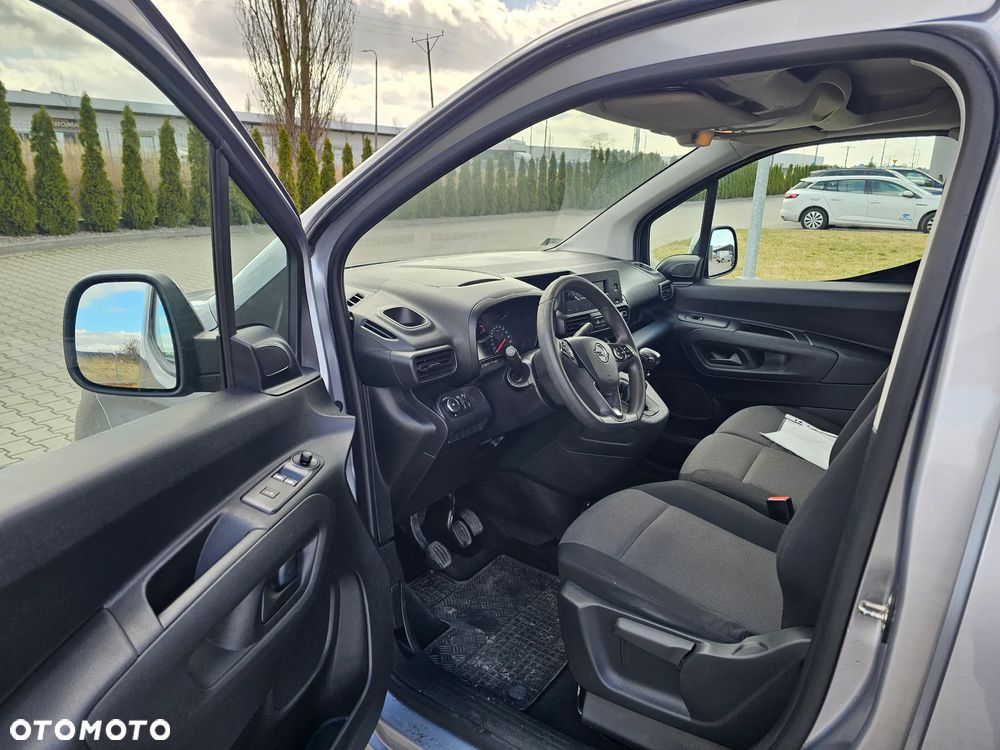 Opel COMBO - 22