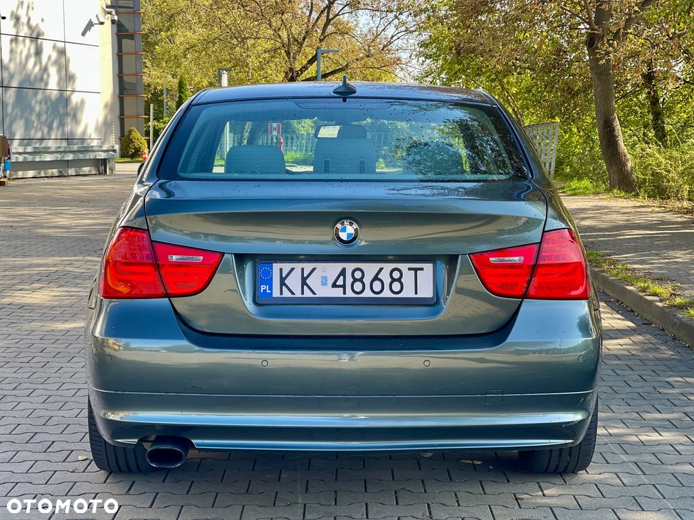 BMW Seria 3 320i - 5