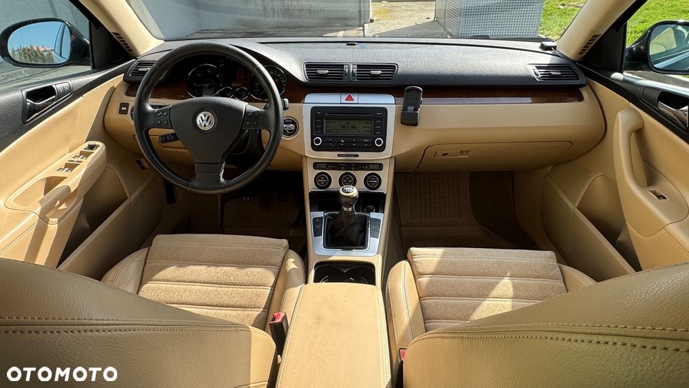 Volkswagen Passat 2.0 TDI Highline - 11