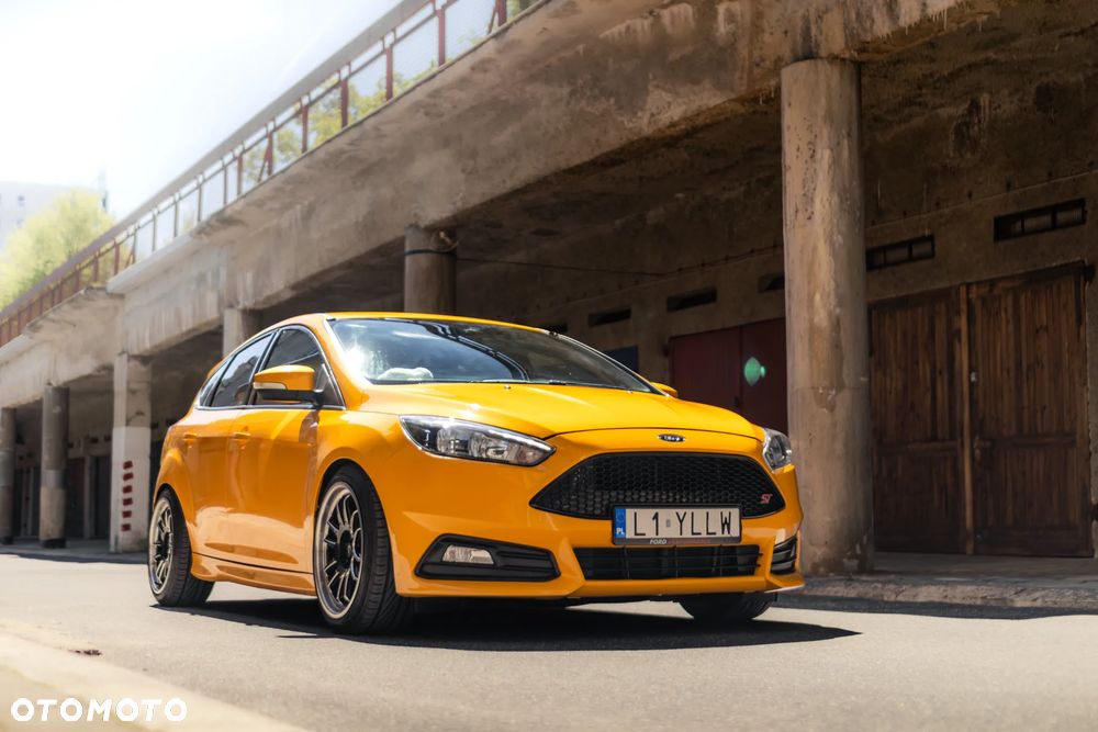 Ford Focus ST - 6