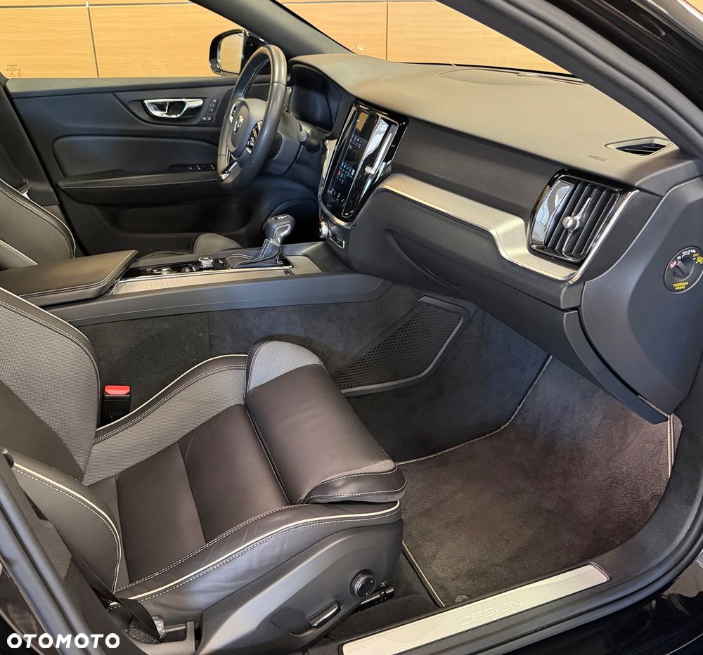 Volvo S60 T4 R-Design - 10