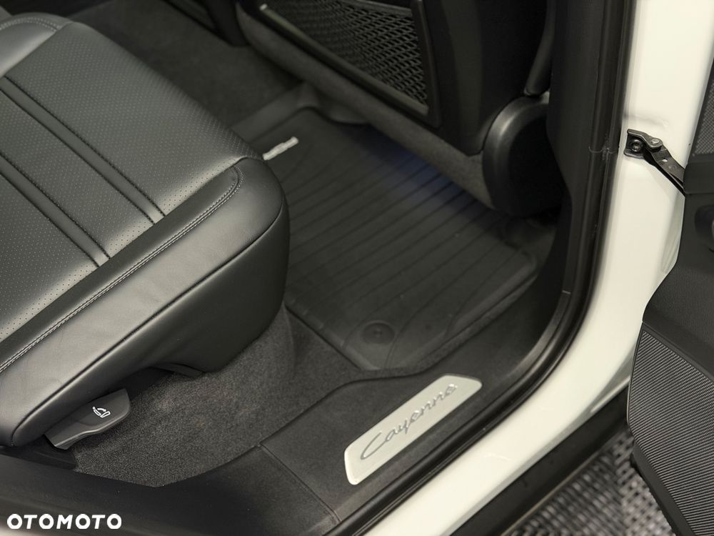 Porsche Cayenne Standard - 23