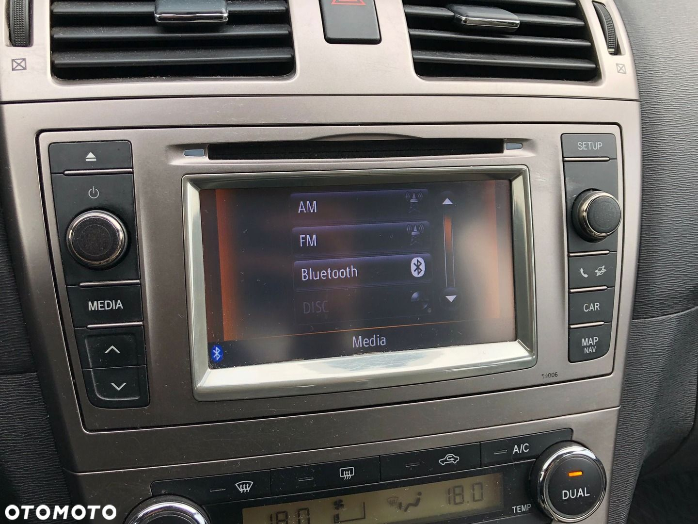 Toyota Avensis 1.8 Premium EU5 - 13