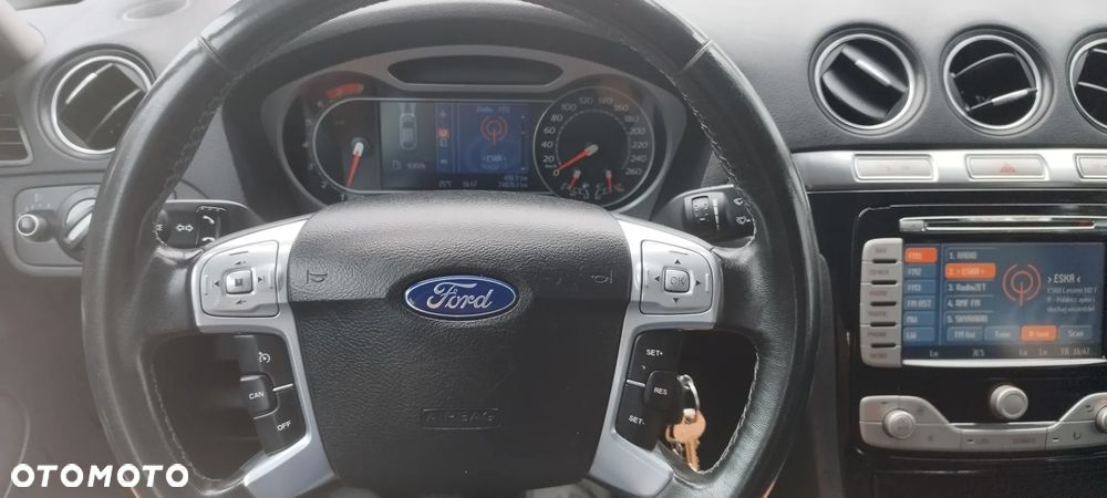 Ford Galaxy - 11