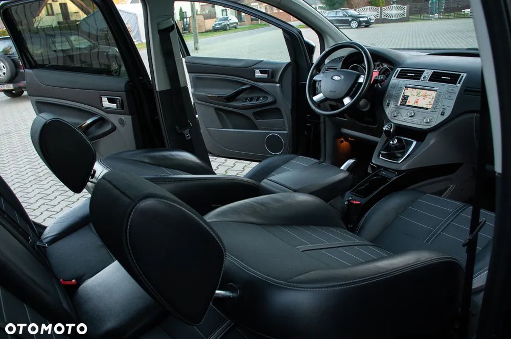 Ford Kuga 2.0 TDCi 4WD Titanium Plus - 24