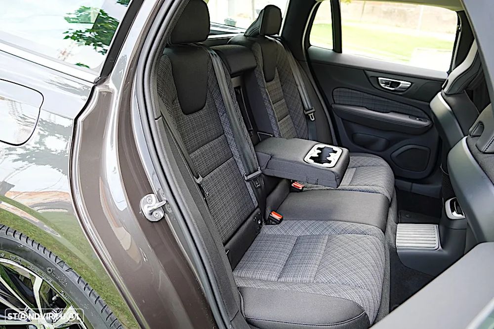 Volvo V60 2.0 T6 AWD TE Core - 22