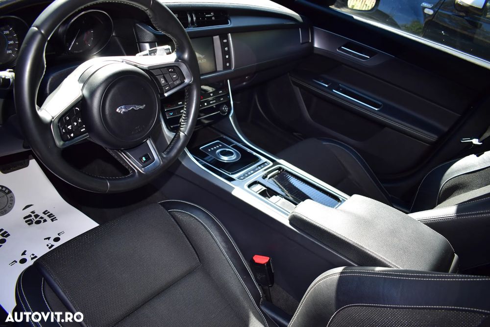 Jaguar XF 25d AWD R-Sport - 6