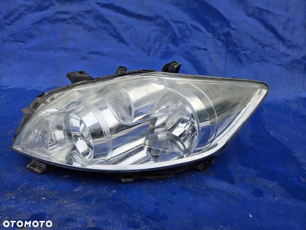 Toyota AURIS I lift 09-11 lampa lewa przednia przód - 1