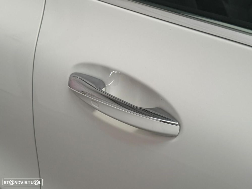 Mercedes-Benz GLA 250 e AMG Line - 12