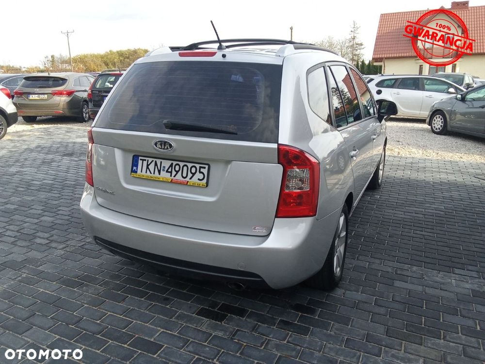 Kia Carens - 10