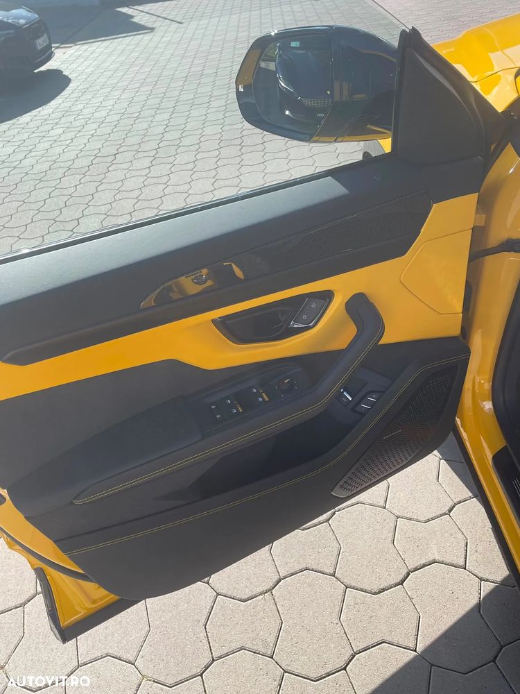 Lamborghini URUS - 11