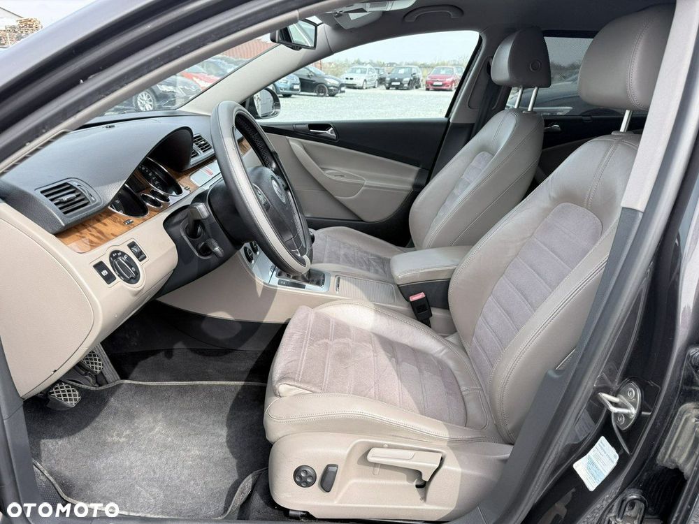 Volkswagen Passat Variant 1.8 TSI Highline - 11