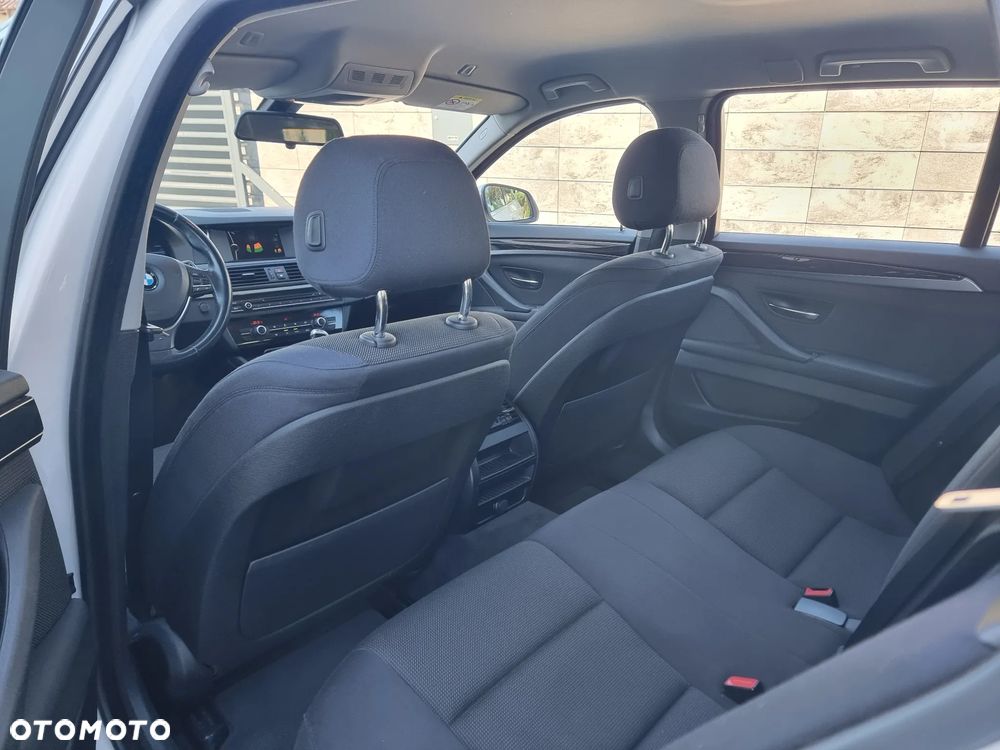 BMW Seria 5 520i Touring Sport-Aut - 14