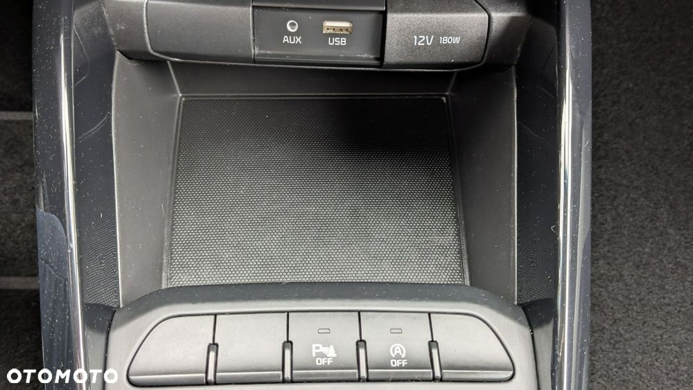 Kia Stonic - 33