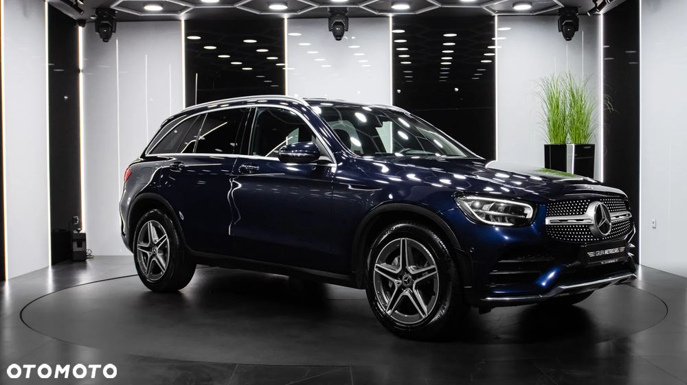 Mercedes-Benz GLC 200 4Matic 9G-TRONIC AMG Line - 9