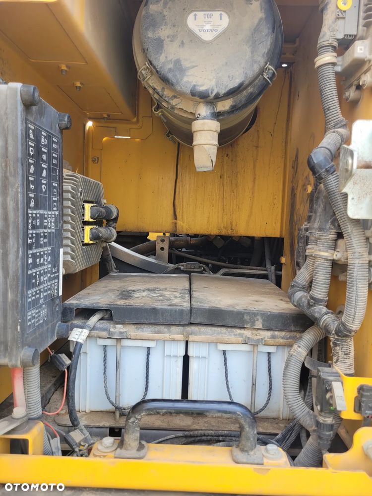 Volvo VOLVO EC 300EL - 9