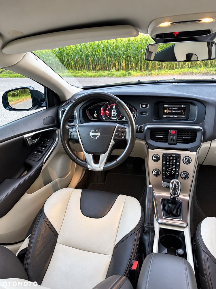 Volvo V40 D3 Summum - 16