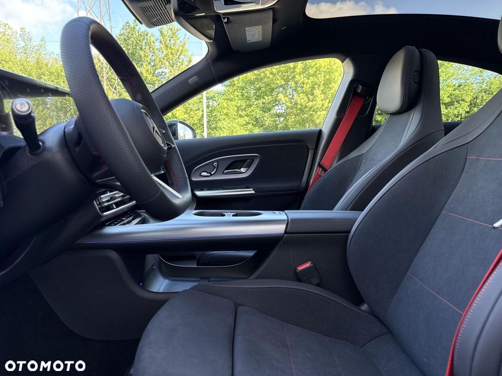 Mercedes-Benz CLA - 11