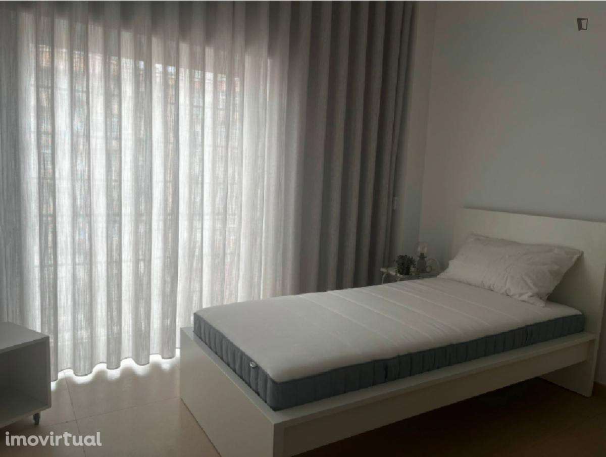 Quarto - localizado em Lisbon - Grande imagem: 3/13
