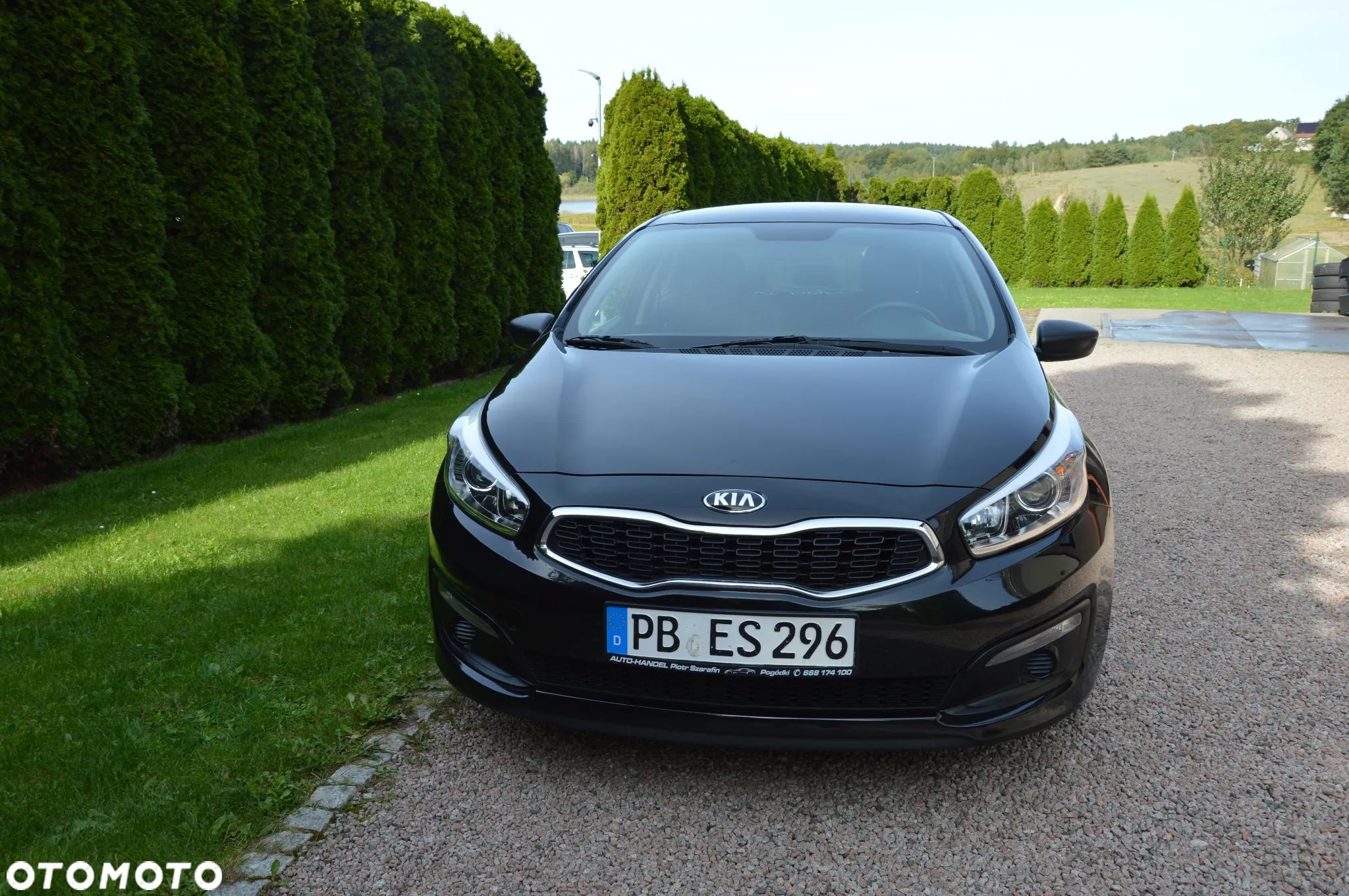 Kia Ceed - 11