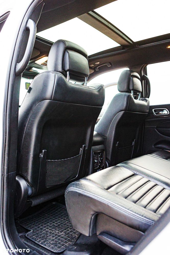 Jeep Grand Cherokee - 26
