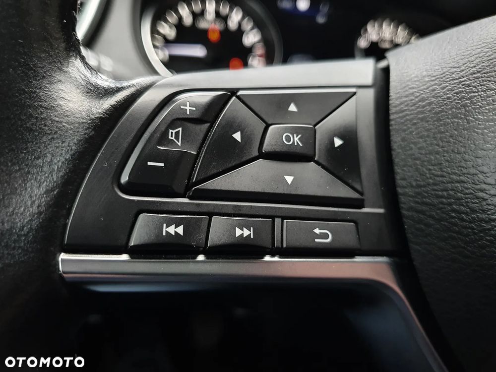 Nissan Qashqai 1.3 DIG-T N-CONNECTA - 26