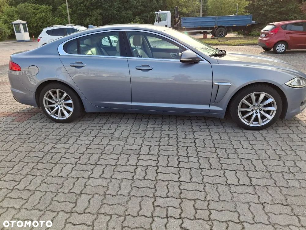 Jaguar XF - 3