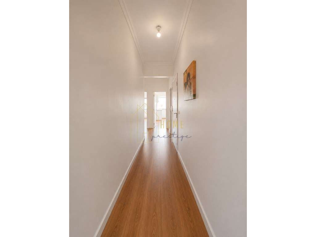 Apartamento T2 Remodelado na Amora (Seixal) - Grande imagem: 2/6