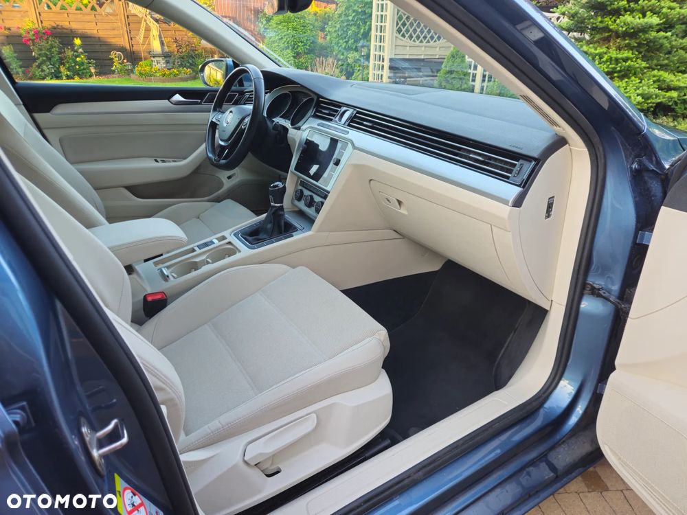 Volkswagen Passat 2.0 TDI BMT Comfortline - 16