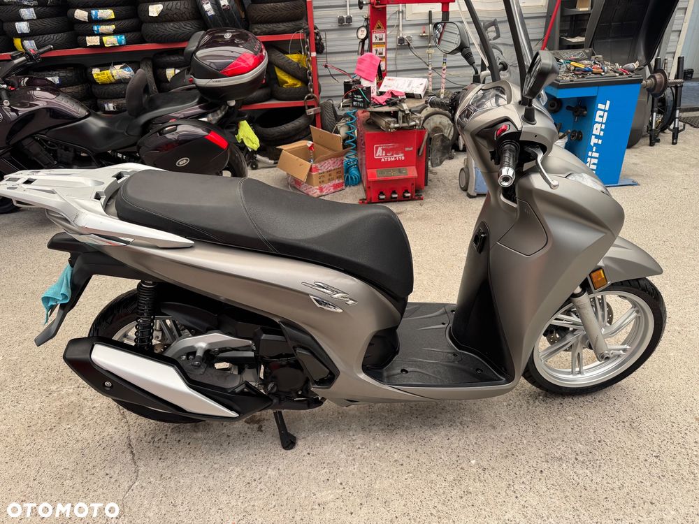 Honda SH - 9
