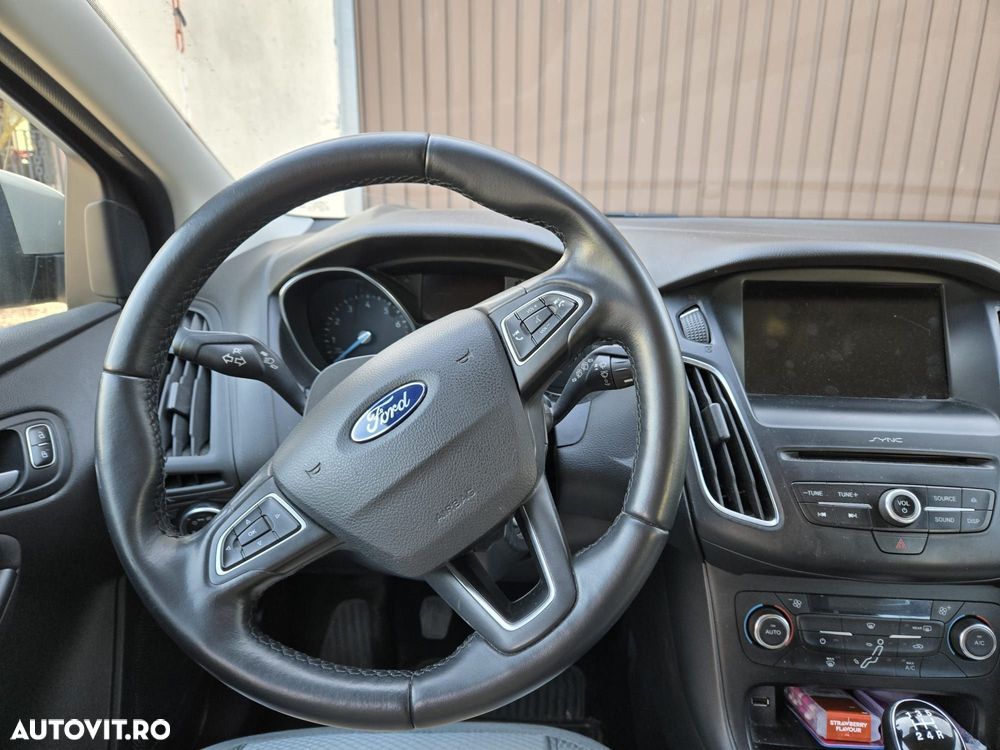 Ford Focus - 9