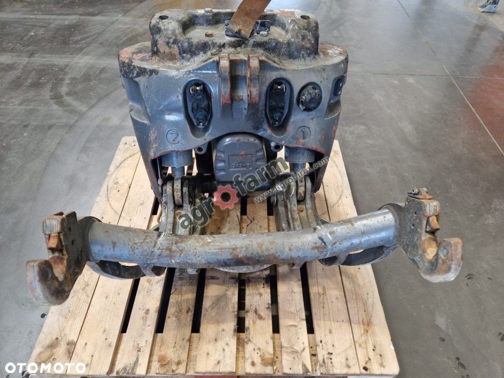 TUZ, przedni podnośnik, Massey Ferguson 8660 - 1